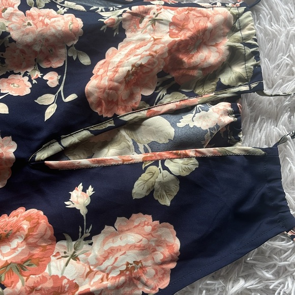 SHEIN women’s Medium size 6 romper - Picture 6 of 8